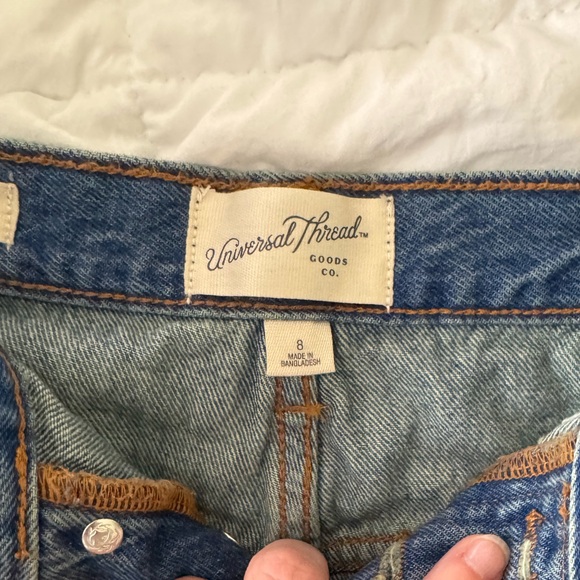 Universal Thread Shorts - Picture 2 of 4